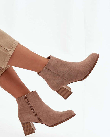 Heel boots model 220710