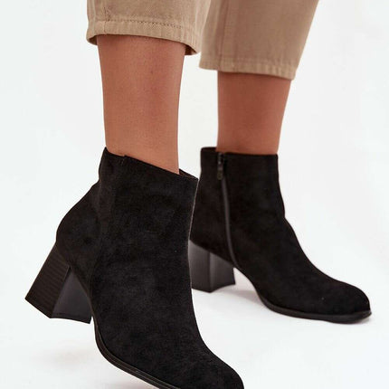 Heel boots model 220710