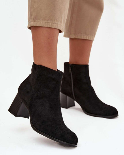 Heel boots model 220710
