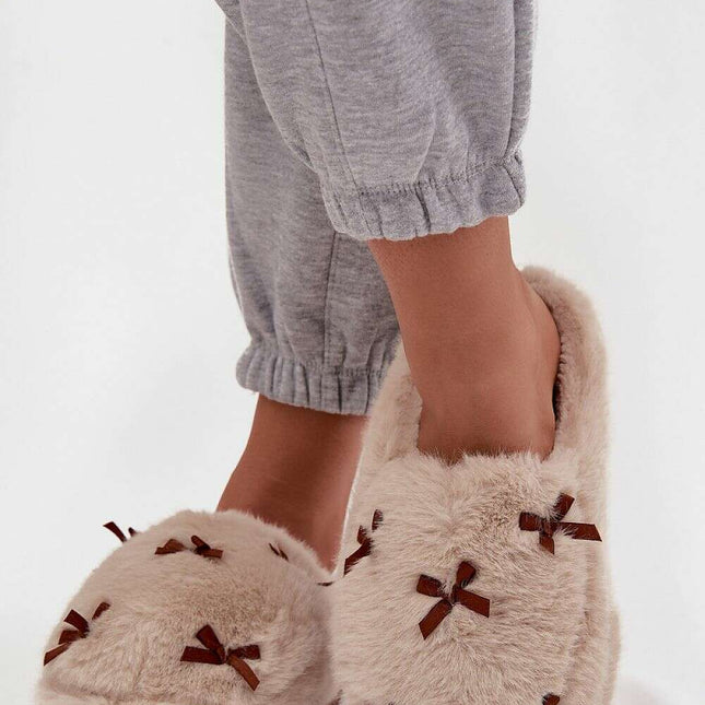 Slippers model 220727
