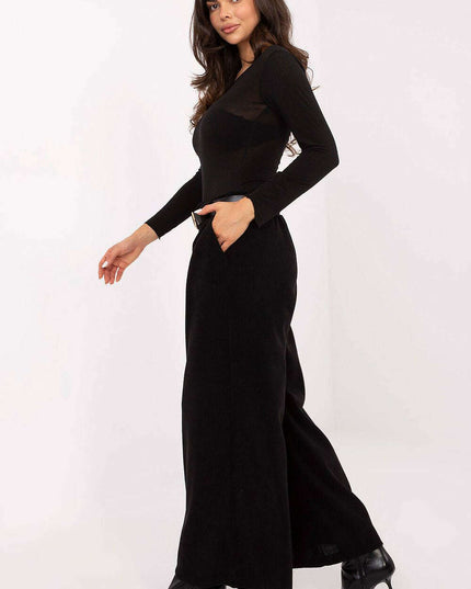 Women trousers model 220873