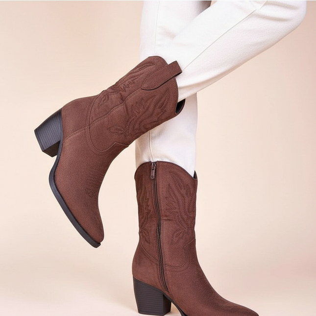 Heel boots model 221031