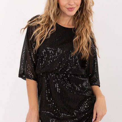 Short dress model 221071