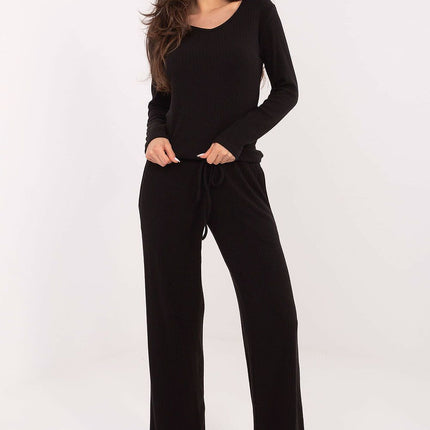Women trousers model 221379