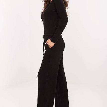 Women trousers model 221379