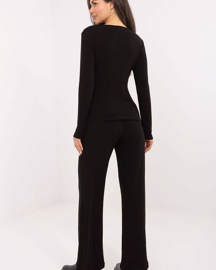 Women trousers model 221379