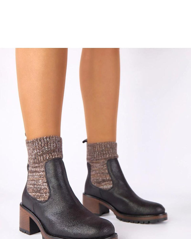 Heel boots model 222348