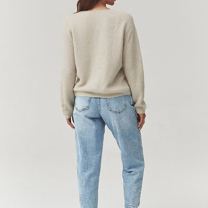 Makadamia Professional Cardigan - Soft Knit, Elegant Design