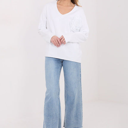 Casual Cotton Blouse With Elastane And Long Sleeve V Neck Applique Model 223320 - Très Elite
