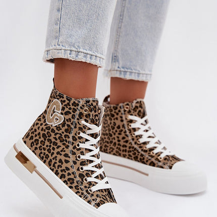 Women Platform Sneakers With Gold Accent And Decorative Patch For Everyday Wear - Très Elite