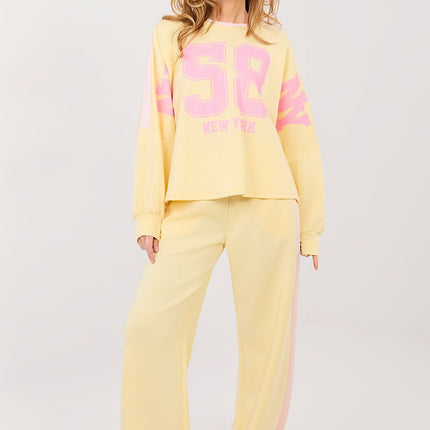 Women's Tracksuit Set With Sweatshirt And Pants Decorative Inscriptions - Très Elite