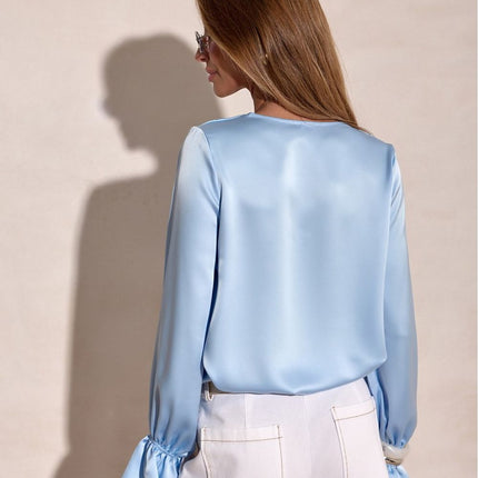 Elegant Loose Fit Blouse With V Neck And Decorative Bow Cuffs Sewn In Poland - Très Elite