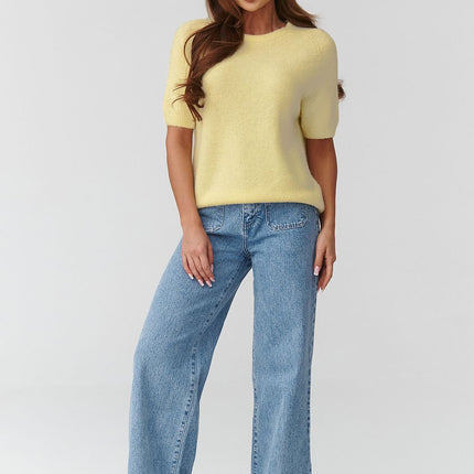 Women's Short Sleeve Oversized Knit Sweater For Transitional Seasons - Très Elite