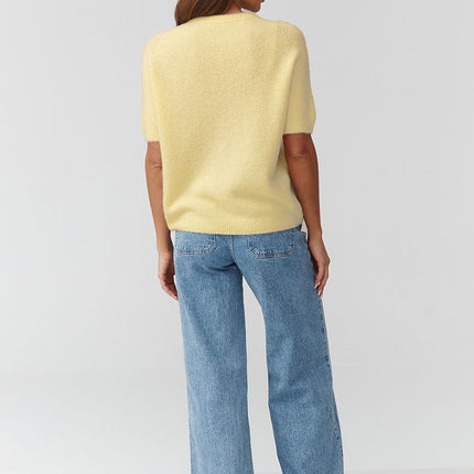 Women's Short Sleeve Oversized Knit Sweater For Transitional Seasons - Très Elite
