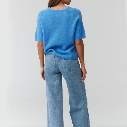 Women's Short Sleeve Oversized Knit Sweater For Transitional Seasons - Très Elite