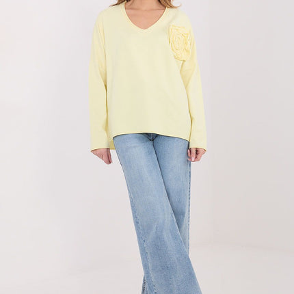 Casual Cotton Blouse With Elastane And Long Sleeve V Neck Applique Model 223320 - Très Elite