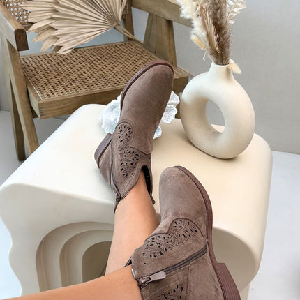 Step in Style Professional Leather Boots with Cushioned Insole