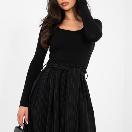 Rue Paris Professional Blouse with Elegant Design and Comfortable Fit