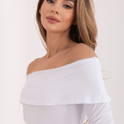 Rue Paris Professional Blouse with Elegant Design and Comfortable Fit