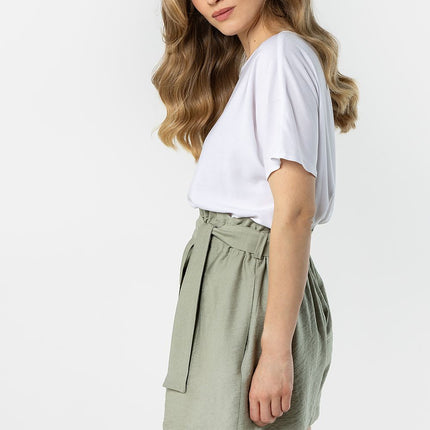 Awama Professional Shorts with Moisture-Wicking Fabric and Pockets