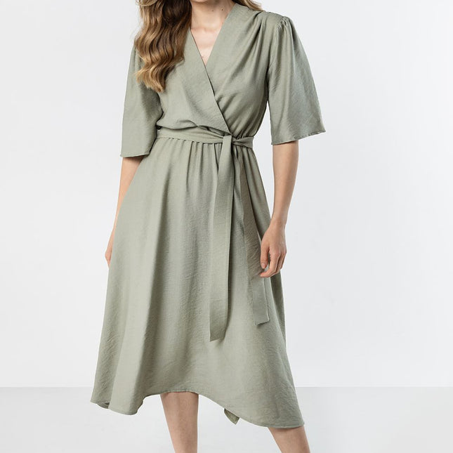 Awama Professional Daydress with Elegant Design and Comfortable Fit