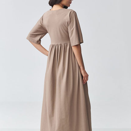 Makadamia Professional Daydress with Elegant Design and Comfortable Fi