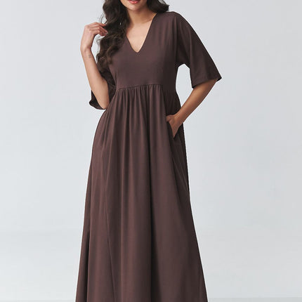 Makadamia Professional Daydress with Elegant Design and Comfortable Fi