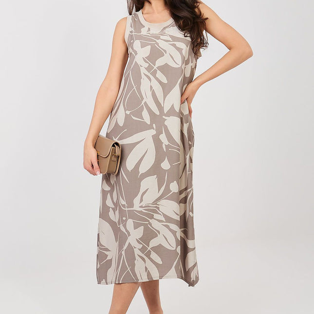 Sublevel Professional Daydress with Elegant Fit and Versatile Design