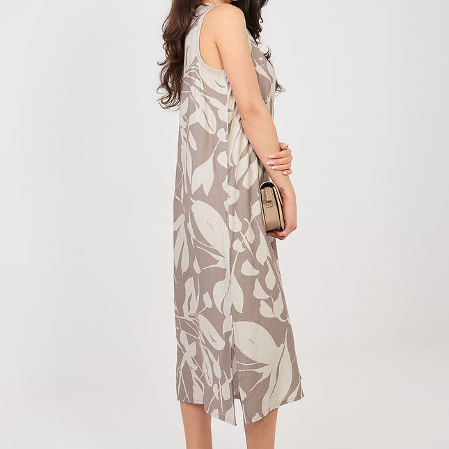 Sublevel Professional Daydress with Elegant Fit and Versatile Design