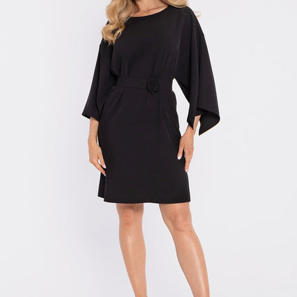 Moe Elegant Cocktail Dress with Flattering Fit & Sleeveless Design