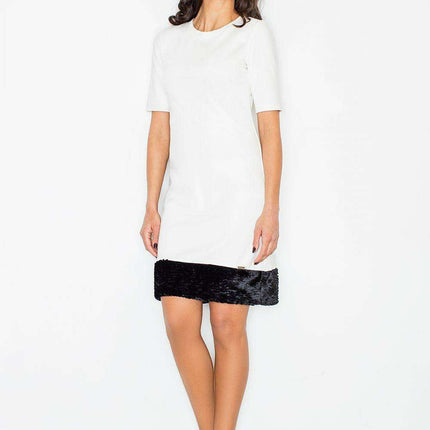 Chic Short-Sleeved Pencil Dress with Opulent Fur Detailing