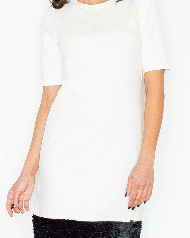 Chic Short-Sleeved Pencil Dress with Opulent Fur Detailing