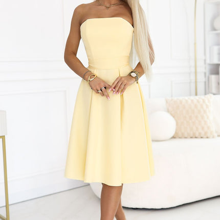 Numoco Elegant Cocktail Dress with Sleeveless Design and Flattering Fi
