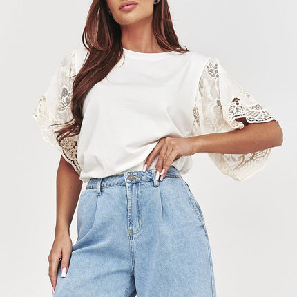 Makadamia Women's Denim Shorts with High Waist and Frayed Hem