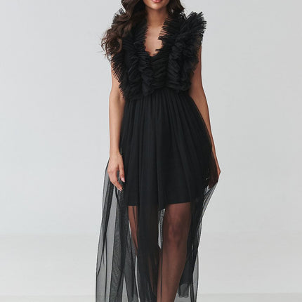 Makadamia Elegant Evening Dress with Lace Detailing and Sleeveless Des