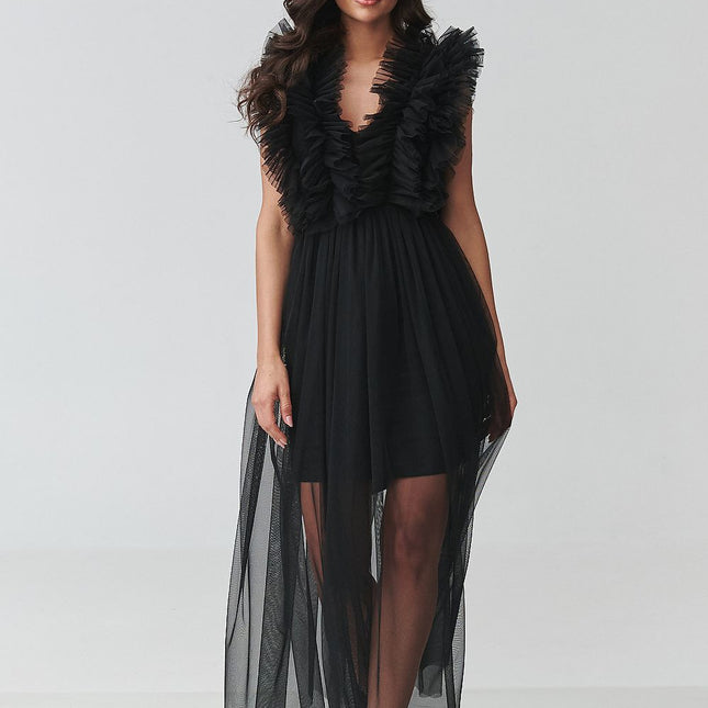 Makadamia Elegant Evening Dress with Lace Detailing and Sleeveless Des