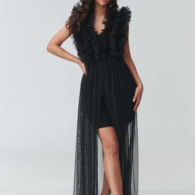 Makadamia Elegant Evening Dress with Lace Detailing and Sleeveless Des