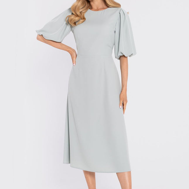 Moe Elegant Cocktail Dress with Sleeveless Design & Flattering Fit