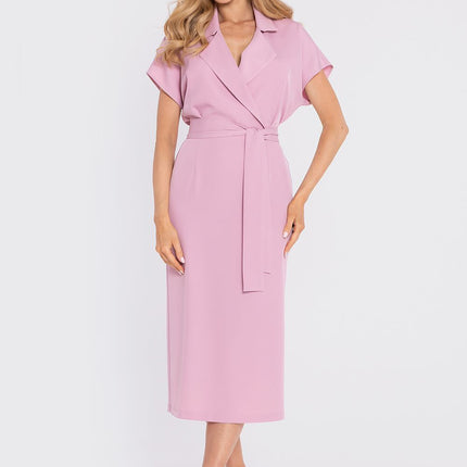 Moe Elegant Cocktail Dress with Sleeveless Design and Flattering Fit