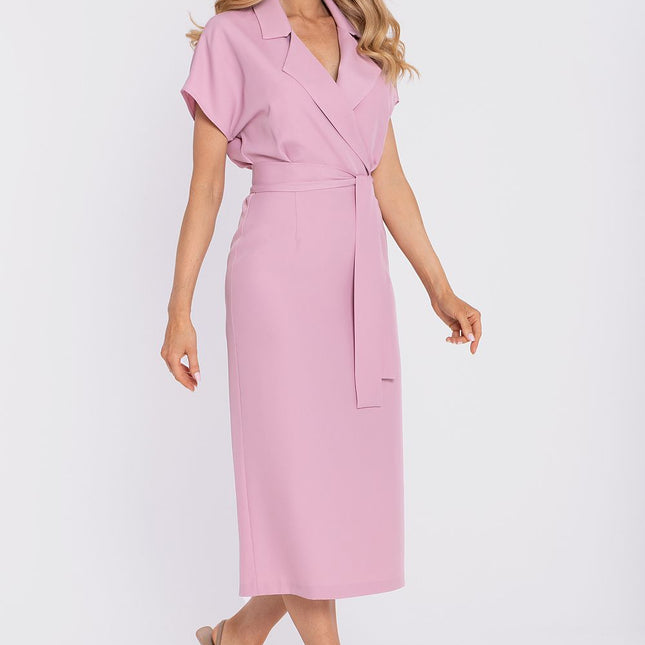 Moe Elegant Cocktail Dress with Sleeveless Design and Flattering Fit