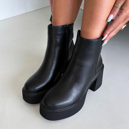  Platform boots model 230924 Step in style 
