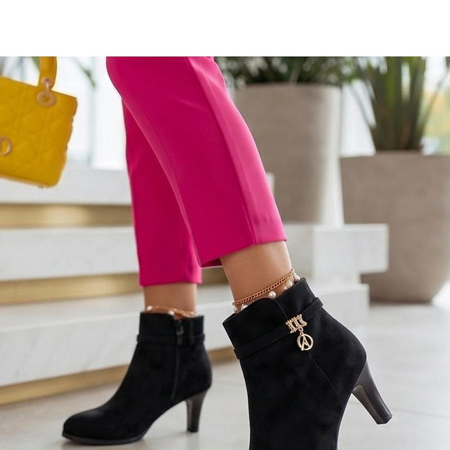 Solea Professional Heel Boots - Comfortable Fit & Stylish Design