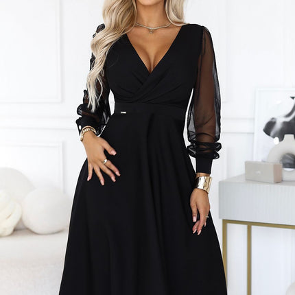 Numoco Elegant Evening Dress with Lace Detail and Sleeveless Design