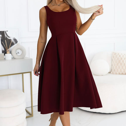 Numoco Elegant Evening Dress with Lace Detailing and Sleeveless Design
