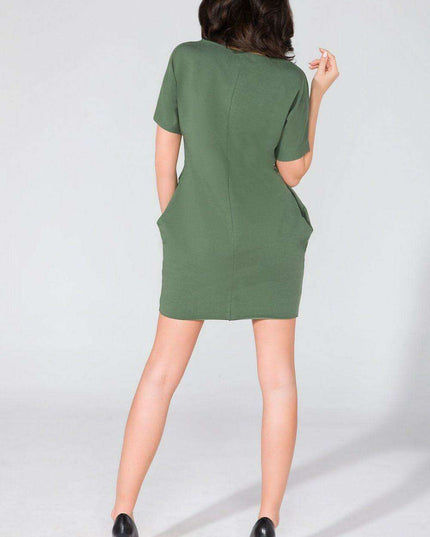 Chic Casual Daydress with Functional Pockets and Trendy Raw Hem