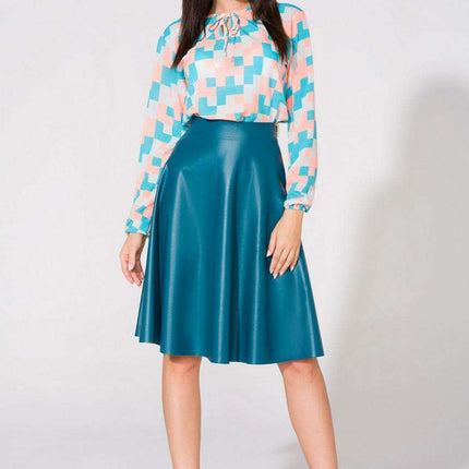 Sophisticated Teardrop Blouse with Stylish Bow Accent