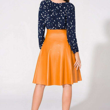 Elegant Teardrop Blouse with Bow Detail - Luxurious Fabric Top