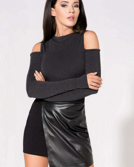 Chic Shoulder-Baring Knit Top with Trendy Half-Golf Neckline