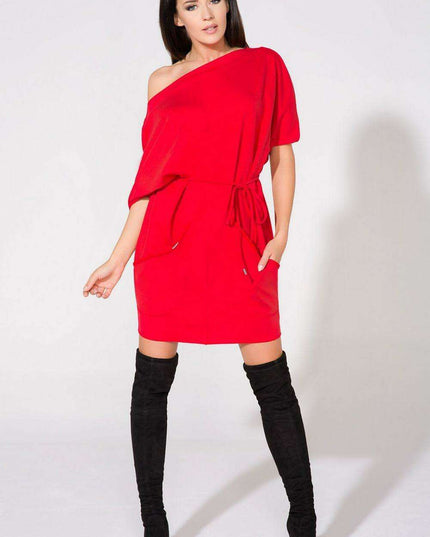 Elegant Knit Daydress with Stylish Boat Neck and Practical Pockets