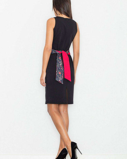 Chic Sleeveless Dress with Stylish Two-Tone Waistbelt